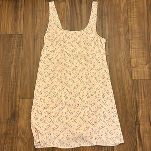 CLOSET CLEAR OUT $5 
American eagle light, pink dress size medium